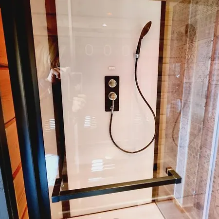 évasion Au En Bois Avec Et Grand Jardin - Fr-1-510-198 *