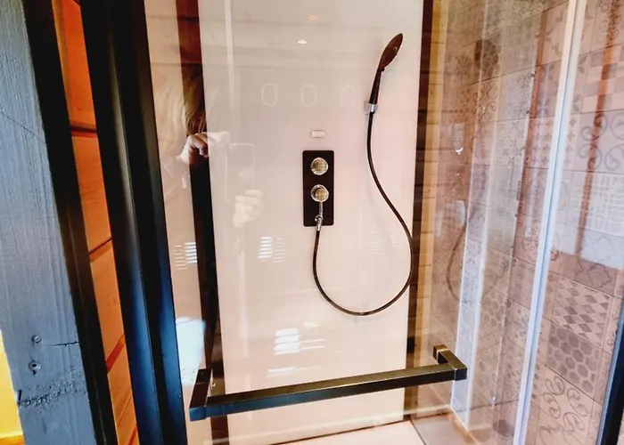 évasion Au En Bois Avec Et Grand Jardin - Fr-1-510-198 *